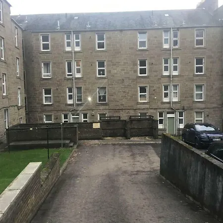 Tranquil Place In Dundee Near Docks Exterior photo